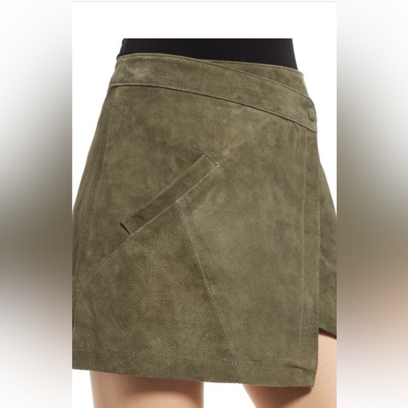 Blank NYC snap front suede skirt herb green size 25 - Picture 2 of 8